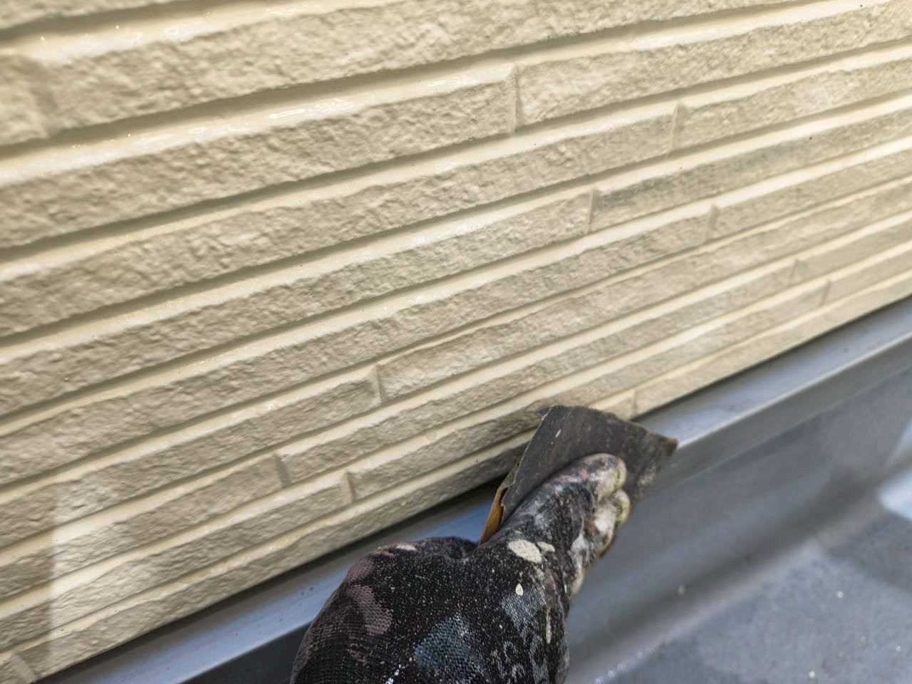 水切り材をケレンして下地調整